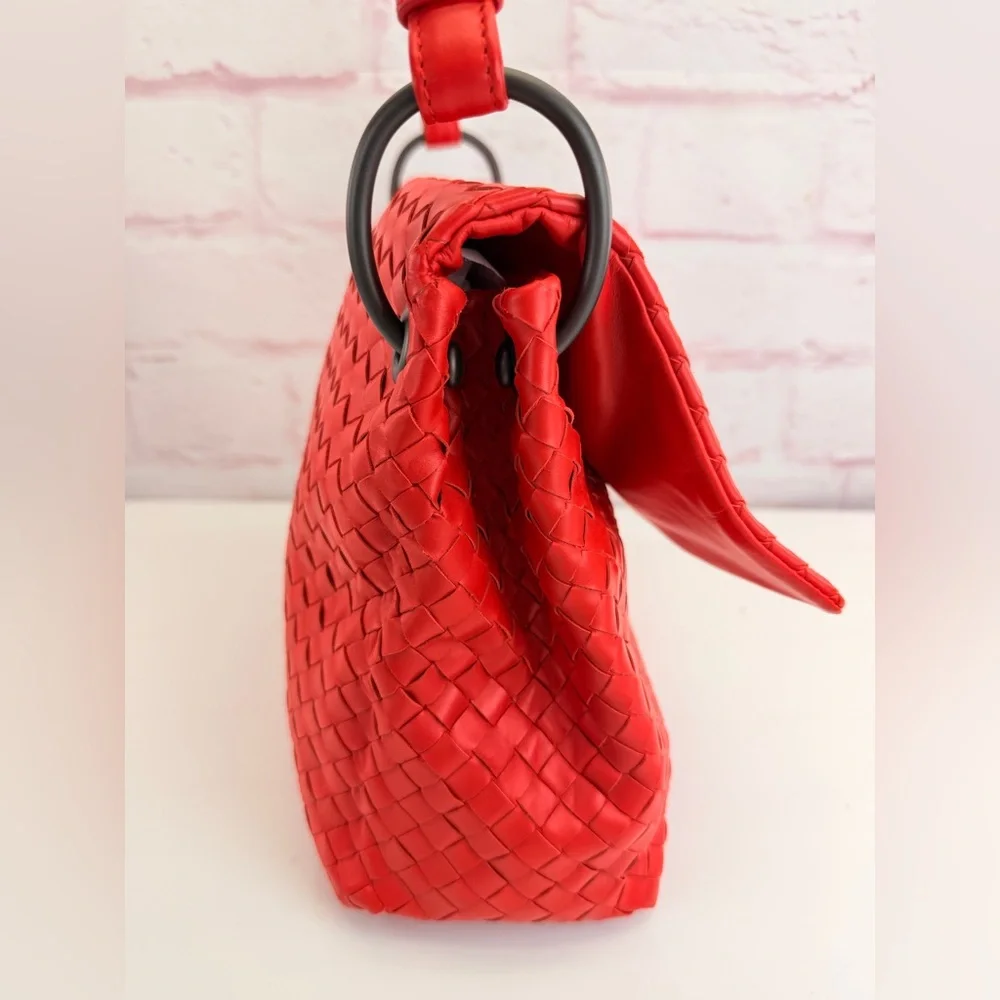 Bottega Veneta Intrecciato Leather Red Flap Shoulder Bag - Picture 4 of 16